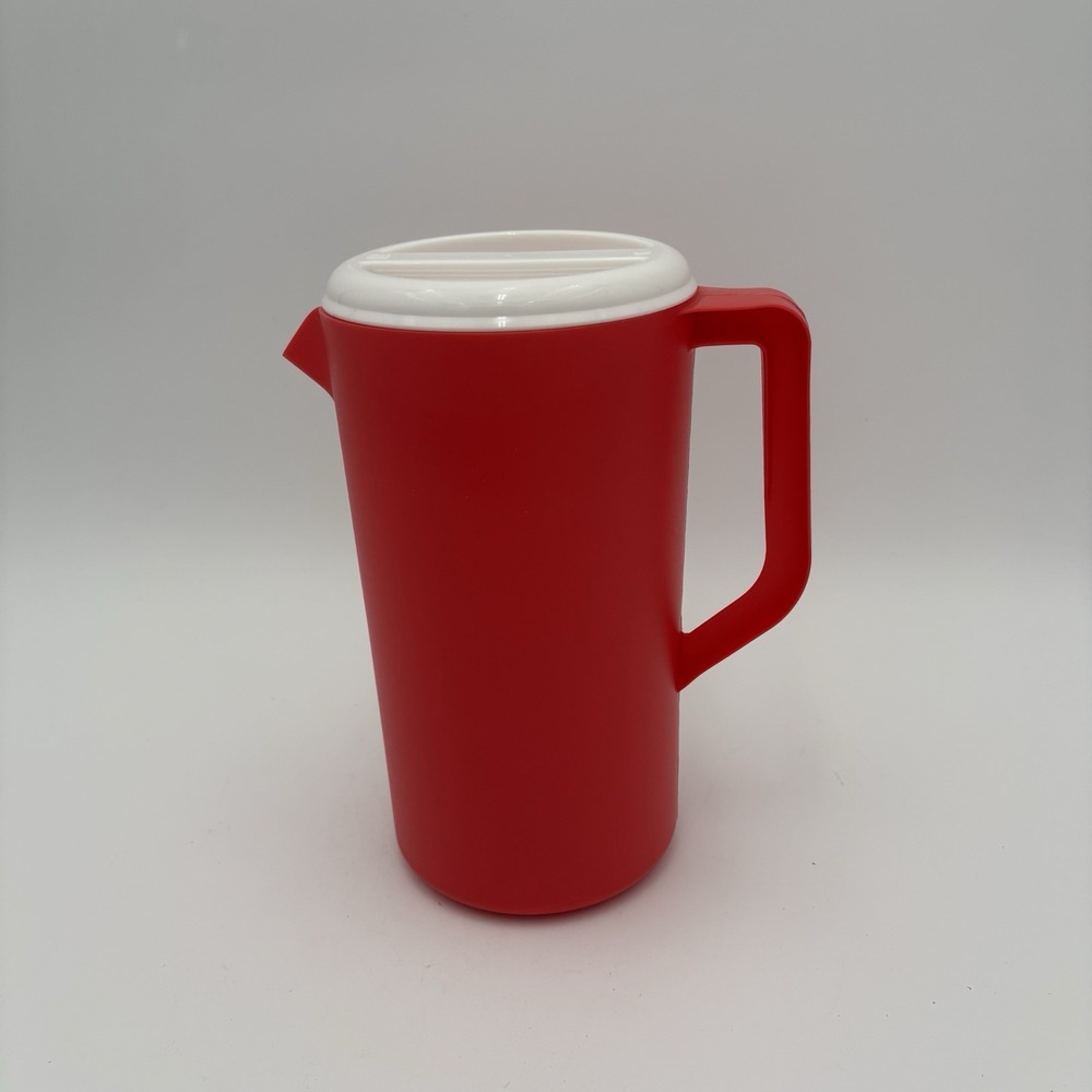 Rubbermaid Vintage Bright Orange Pitcher J2445-2‎ 2 1/4 Quarts